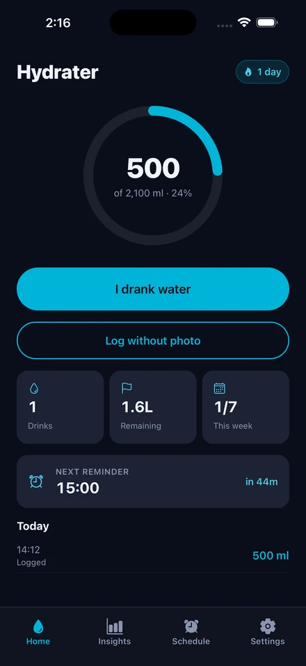 Hydrater home screen showing 500 of 2,100 ml logged and the next reminder at 21:00